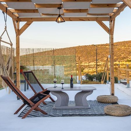 Milos Guesthouse Triovasalos Exterior photo