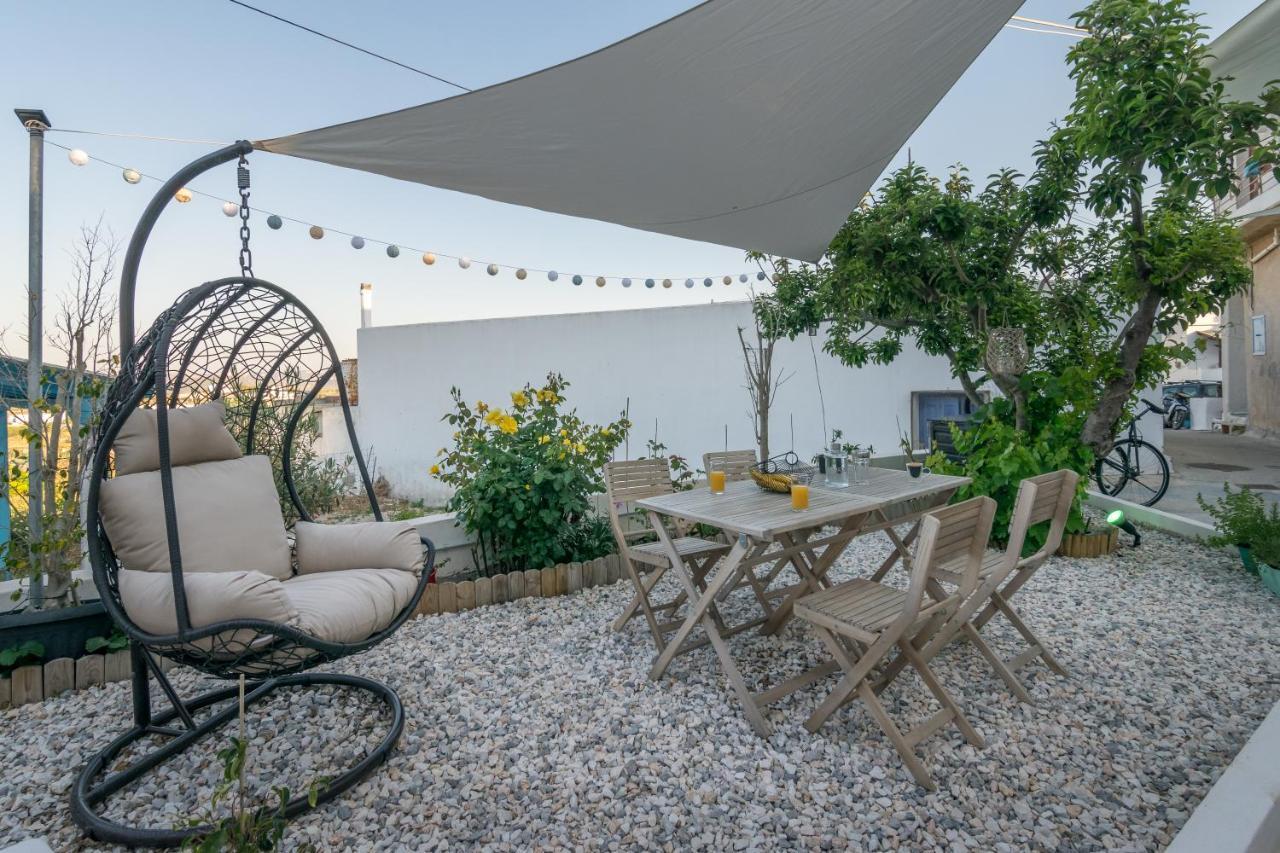 Milos Guesthouse Triovasalos Exterior photo